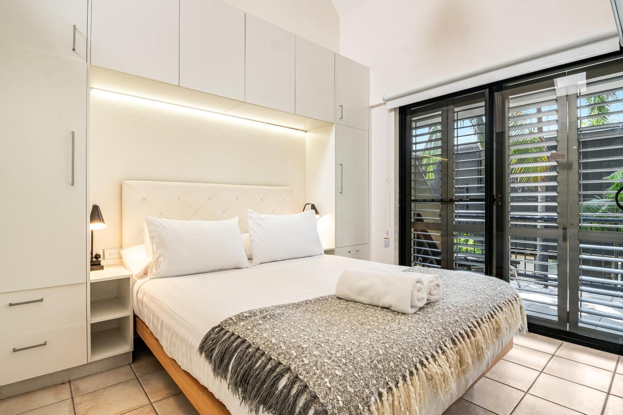 Julians Apartments Байрон-Бей Экстерьер фото